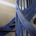 青のカーブ階段を施工_20180120
